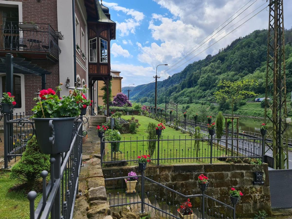 Labsky Dvur Apartment Hřensko Екстериор снимка